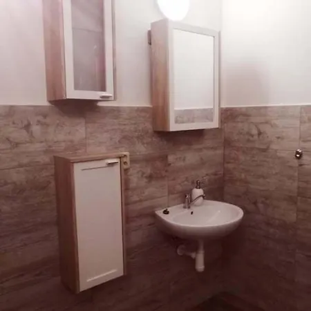 U Trojice Apartment *